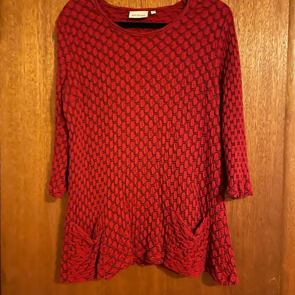 APT. Designs S/M loose fit red 3/4 sleeve